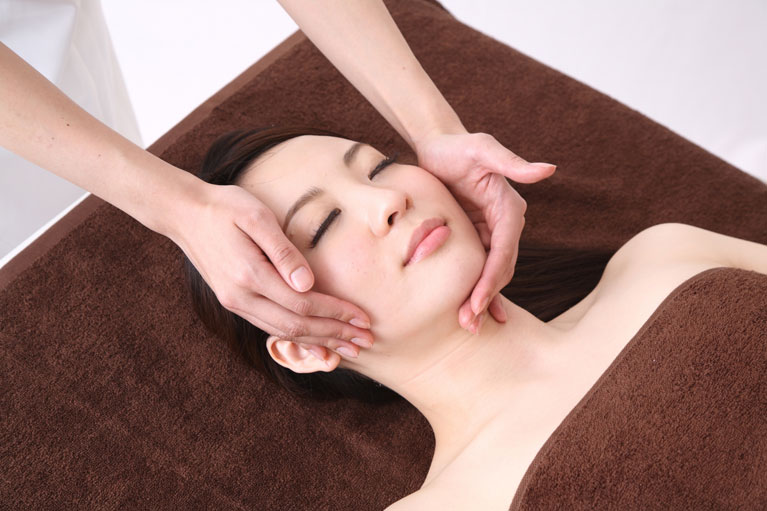 健康美的痩身ミューズ　本格フェイスリンパコース